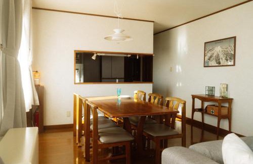 Kutchan Chalet De Esquí | Niseko Pink house