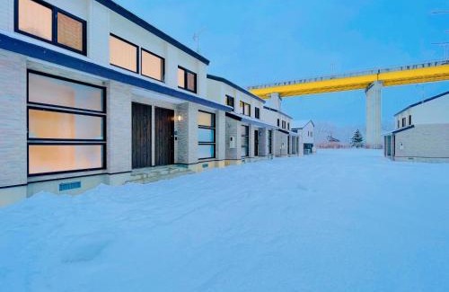 Niseko Apartamento | Niseko VILLA KIRAKU TSURU 車利用にオススメ 各スキー場迄車で約15分