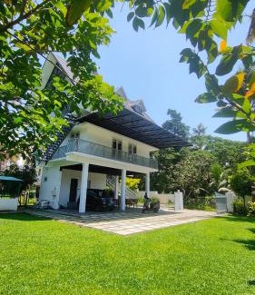 Kochi Chalet De Esquí | Nishwas homes