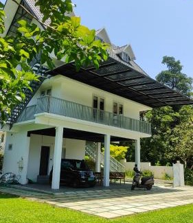 Kochi Chalet De Esquí | Nishwas homes