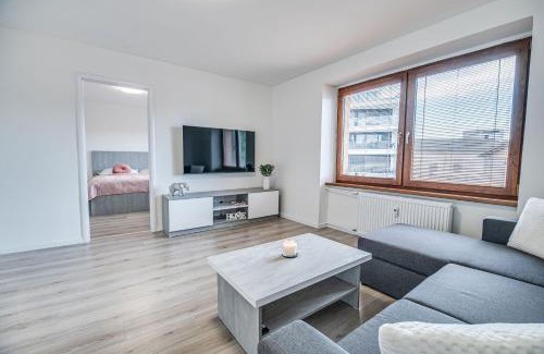 Nitra Apartamento | Nitra Castle Suite - Modern Elegance & Serenity