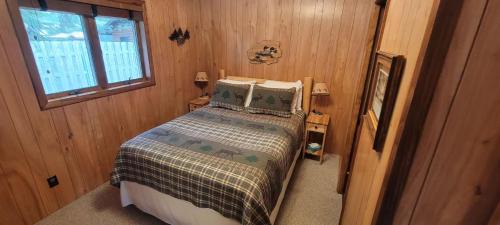 Minocqua Casa | Nitschke's Resort Cabin #7