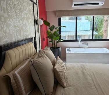 Meera Nagar Apartamento | Nivara Luxury Jacuzzi Suite in Koregaon Park
