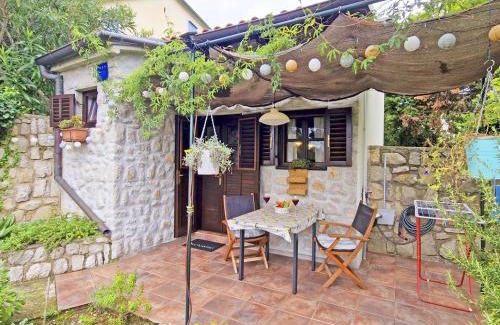 Nerezine Apartamento | Nives Garden house