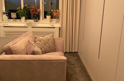 Bedford Casa | Niv’s Home away from Home