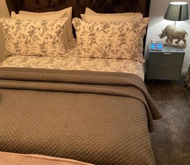 Bedford Casa | Niv’s Home away from Home
