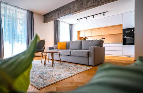 Nivy Apartamento | Nivy Apartman WEEKEND FREE PARKING -1 min to Nivy Mall and Bus station