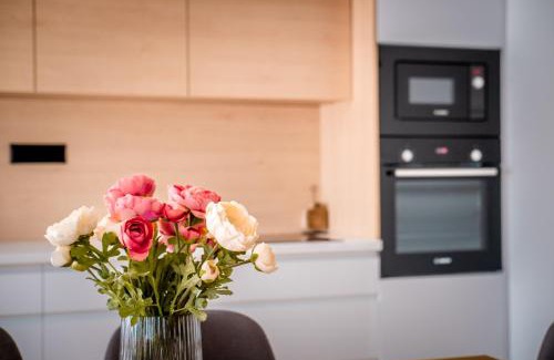 Nivy Apartamento | Nivy Apartman WEEKEND FREE PARKING -1 min to Nivy Mall and Bus station