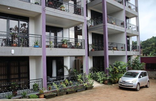 Kampala Apartamento | NL JOSEPHINES APARTMENTS