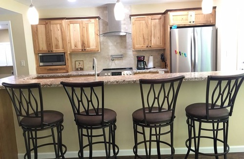Pymatuning Central Cabaña | Lakeside Boating Cottage