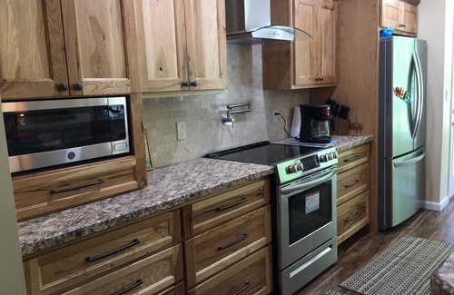 Pymatuning Central Cabaña | Lakeside Boating Cottage