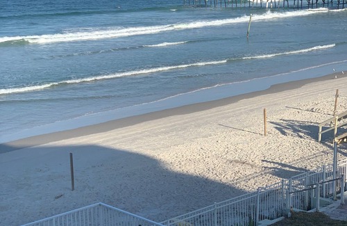 Ocean View Halifax Estates Condominio | Lovely 2-bedroom condo in Daytona Beach Shores with AC, WiFi, fitness room
