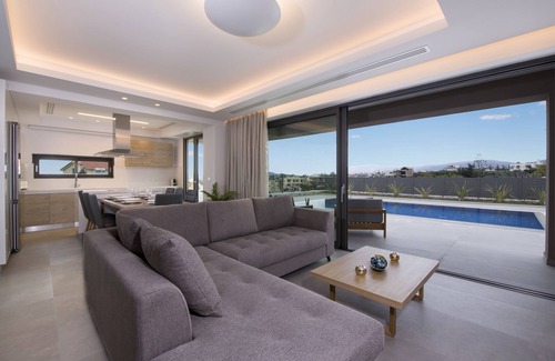 Kato Galatas Villa | Magnificent Seafront LuxVillas|Large Groups|20 Guests|Sauna,Jacuzzi,H.Pool&Gym