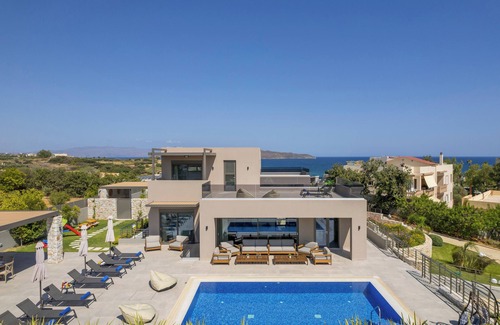 Kato Galatas Villa | Magnificent Seafront LuxVillas|Large Groups|20 Guests|Sauna,Jacuzzi,H.Pool&Gym
