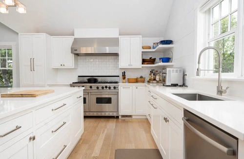 Surfside Casa | Now Booking for 2024 Season Private Estate with Pool house, Pool and Cottage