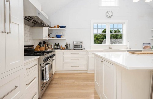 Surfside Casa | Now Booking for 2024 Season Private Estate with Pool house, Pool and Cottage