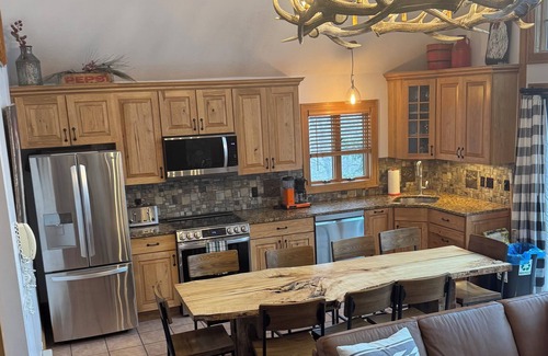 Central Vermont- Killington Casa | ¡Esquí en casa perfecto para el esquí en casa de esquí con jacuzzi al aire libre!