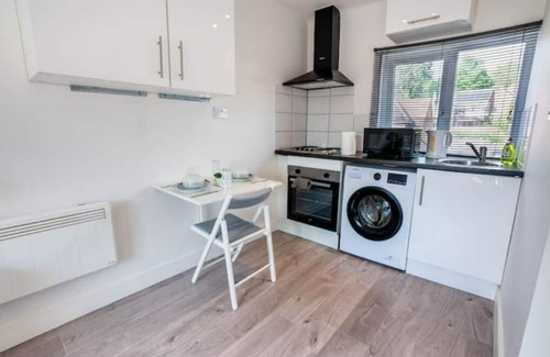 Aylesbury Apartamento | No 02, Studio flat near Aylesbury station town