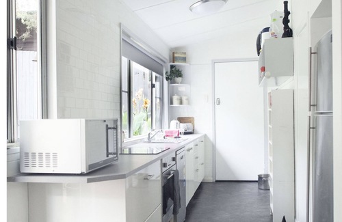 Bar Point Cabaña | No.1 Spot in Bar Point. 50 Min from Syd. Jetty, Pet friendly, Renovated Inside.
