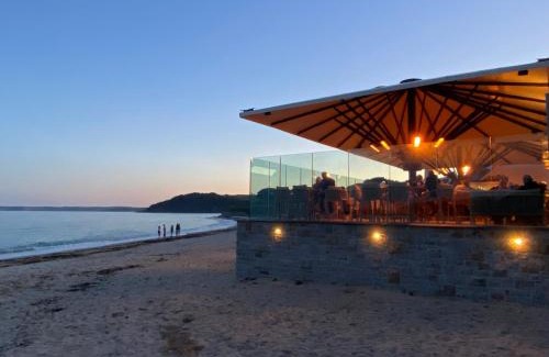 Maenporth Casa | No.10 Falmouth - 2 minutes walk to the beach