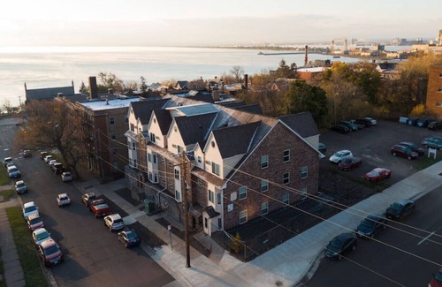 East Hillside Apartamento | No. 108 Monthly Luxe Apartment Near Downtown
