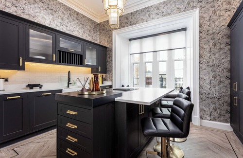 Troon Casa | No.36 South Beach - Donnini Apartments