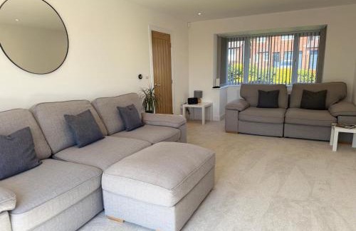Maenporth Casa | No.48 Falmouth - 10 minutes walk to the beach