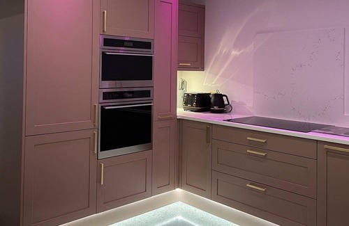 Exeter Casa | No.6, South View Lodges - a lodge that sleeps 4 guests in 2 bedrooms
