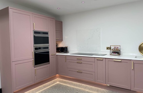 Exeter Casa | No.6, South View Lodges - a lodge that sleeps 4 guests in 2 bedrooms