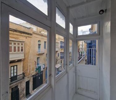 Floriana Apartamento | No 60, 2nd floor, centrally located, fully equipped studio Apt