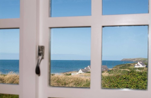 Llanfaethlu Cabaña | No. 9 The Dairy - A beachside barn conversion on Anglesey