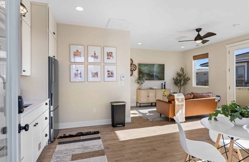 St. George Casa | No Bay Days Casita: Desert Color Lagoon + Beaches