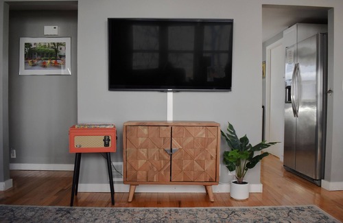 Madison Casa | *No Cleaning Fee* East Side Home Kid+Pet Friendly