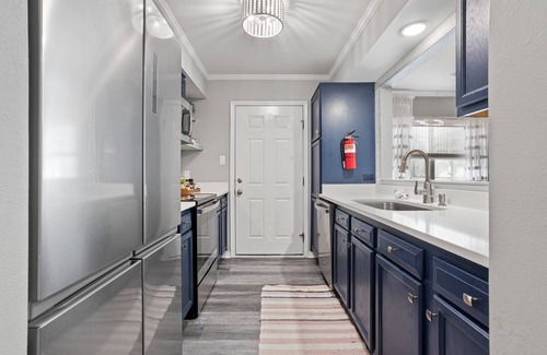 Bay St Louis Casa | No Cleaning Fee! King Suite. Sleeps 6. 2.5 Baths. 4 blocks to the Beach!