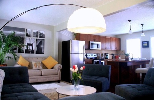 Kansas City Casa | Piso principal completo 3BR / 2BA / Cocina completa