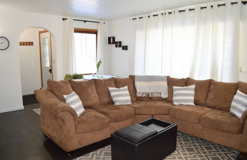 Mount Pleasant Casa | NO CLEANING FEE - Racine County home minutes away from city life
