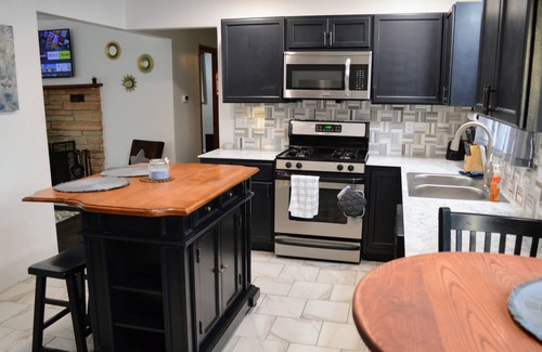 Mount Pleasant Casa | NO CLEANING FEE - Racine County home minutes away from city life