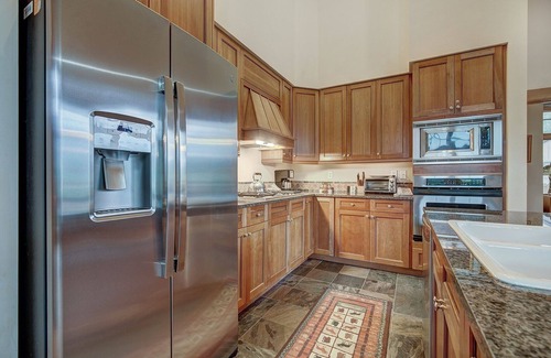River Run Condominio | No Cleaning Fees, Luxurious 3 BR in River Run Village Featuring Ski in,ski out by RedAwning