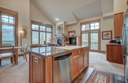 River Run Condominio | No Cleaning Fees, Luxurious 3 Br In River Run Village Featuring Ski In,ski Out 3 Bedroom Condo by RedAwning