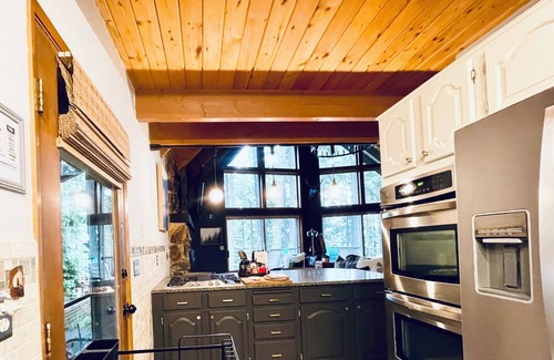 Cle Elum Cabina | NO DOG FEE! Spring Fly Fisher’s, Outdoor Barrel Sauna & River Views!