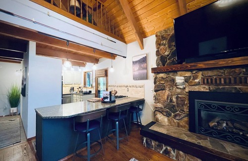 Cle Elum Cabina | NO DOG FEE! Spring Fly Fisher’s, Outdoor Barrel Sauna & River Views!