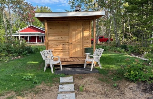 Algoma District Casa | No neighbors, 2 km Lake Superior and river shoreline, 1,800 sq ft house