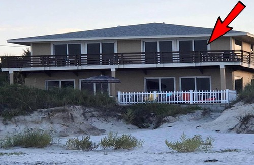 New Smyrna Beach Apartamento | Se admiten mascotas - Angel Inn the Sand - Unidad de pescado en el piso superior norte directo frente al mar