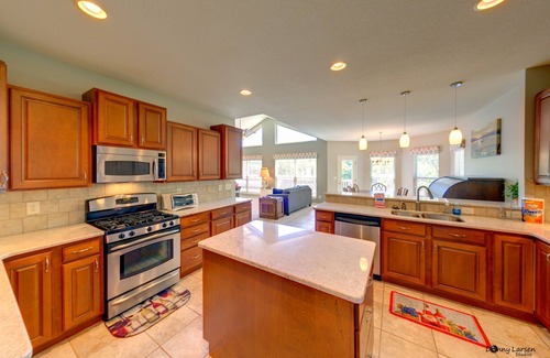 Rocky Mount Casa | NO WAKE COVE! 7bed/5baths, Gameroom, Bar, Dining seats 22! Sleeps 22!