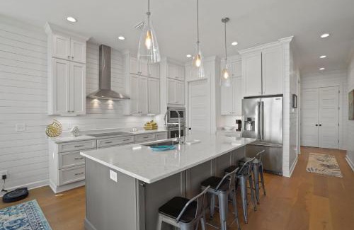 Josephine Casa | No Worries Bay House by Liquid Life