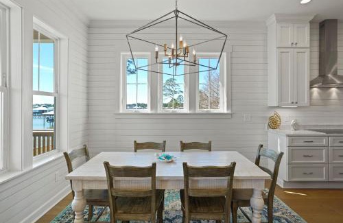 Josephine Casa | No Worries Bay House by Liquid Life