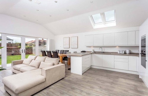 Prestwick Casa | No20 Mansfield House - Donnini Apartments
