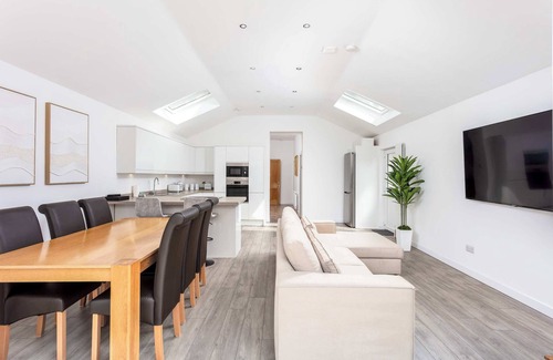 Prestwick Casa | No20 Mansfield House - Donnini Apartments