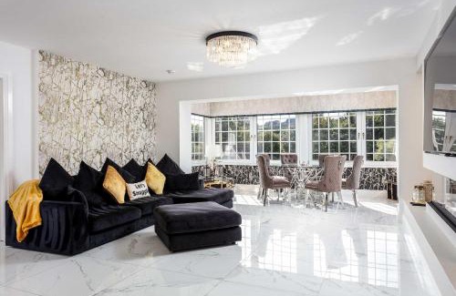 Ayr Casa | No22 Shalloch House - Donnini Apartments