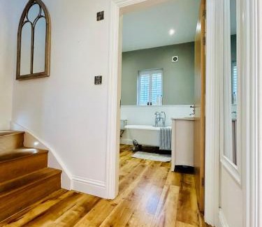 Margate Casa | No3 Little Eaton - Perfectly located town house - By the sea - Free Parking